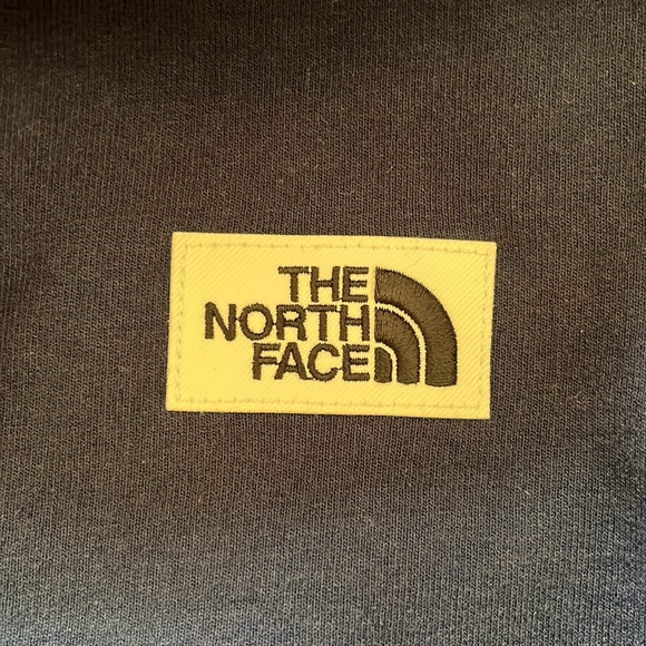 The North Face Fleece lined Pullover - Picture 6 of 10